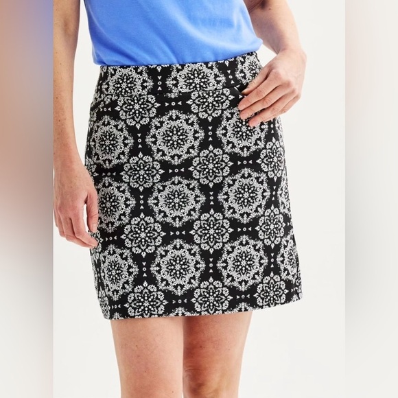 croft & barrow Dresses & Skirts - Croft & Barrow The Effortless Stretch Floral Mini Skirt Size 24W Regular